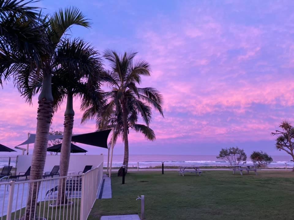 San Simeon Beachfront Apartments Tugun Gold Coast Buitenkant foto