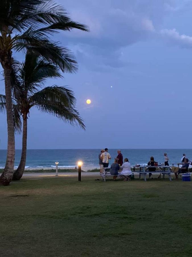 San Simeon Beachfront Apartments Tugun Gold Coast Buitenkant foto